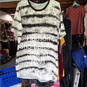 LuLaRoe Hudson Black and White Boxy Short Sleeve Tee